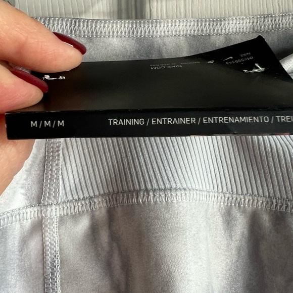 Women’s Nike Legend Trainer leggings sz M NWT - Picture 10 of 12